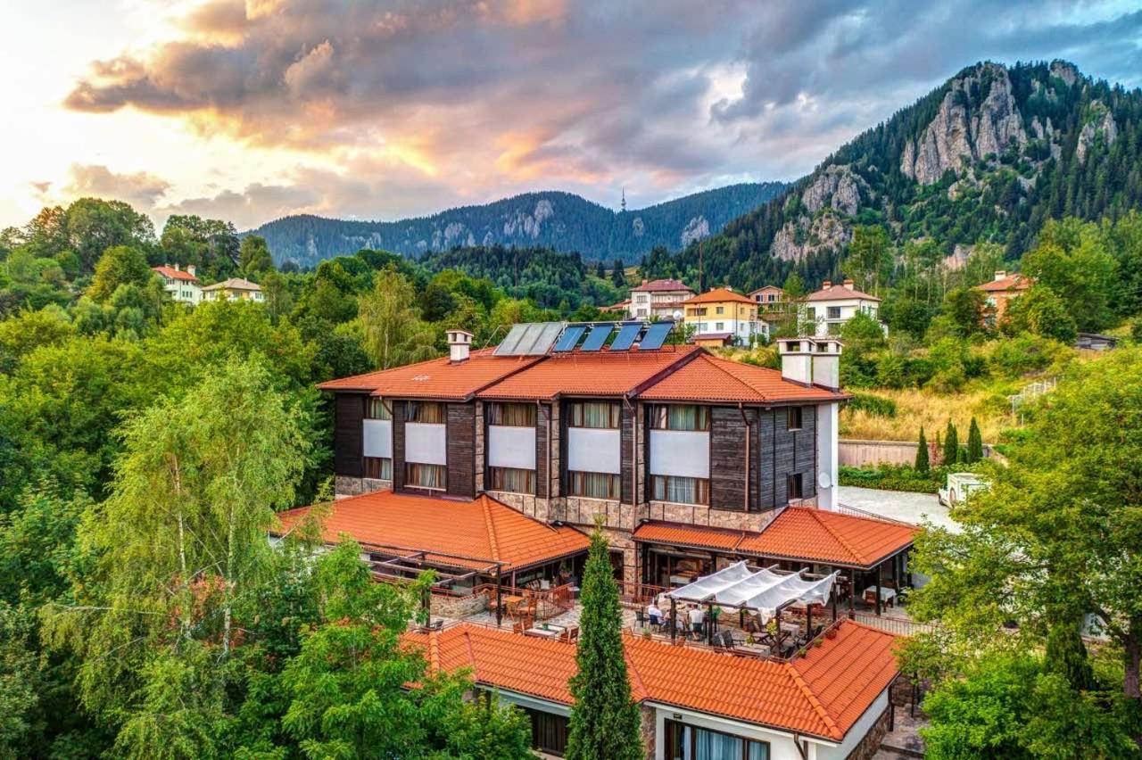 Hotel Smilen Smoljan Esterno foto